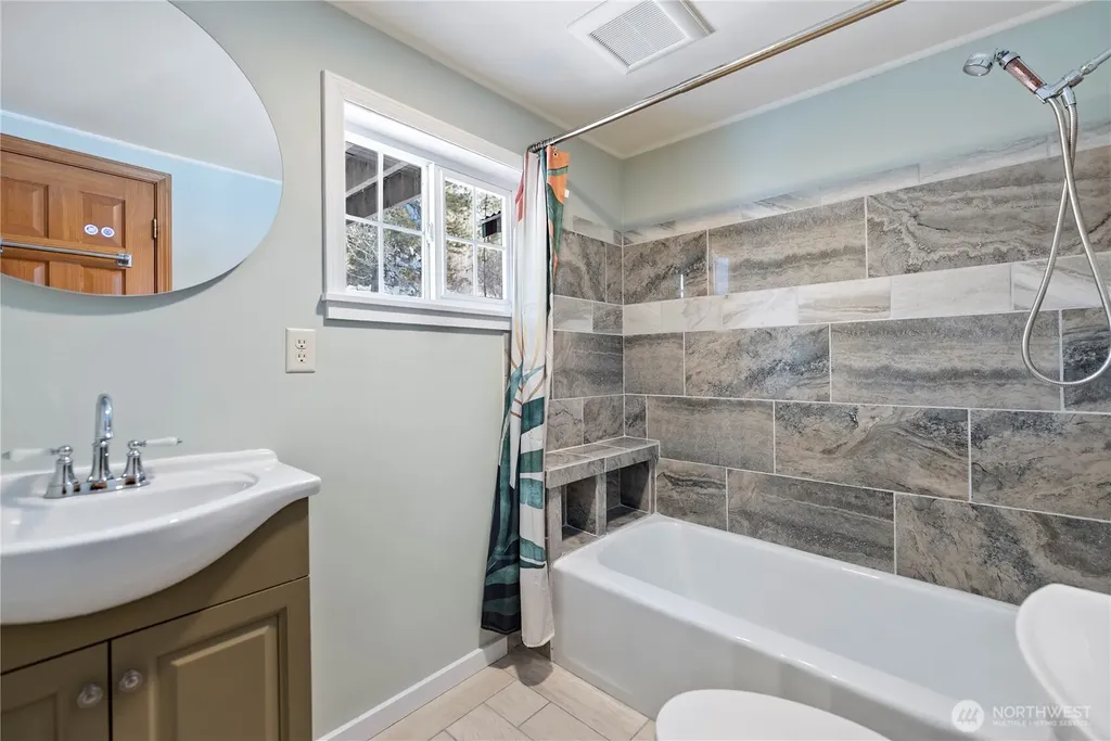 146 E Chewuch Road Winthrop WA 98862