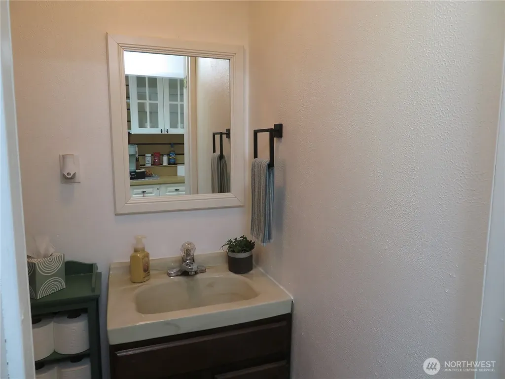 19 Linda Lane Montesano WA 98563