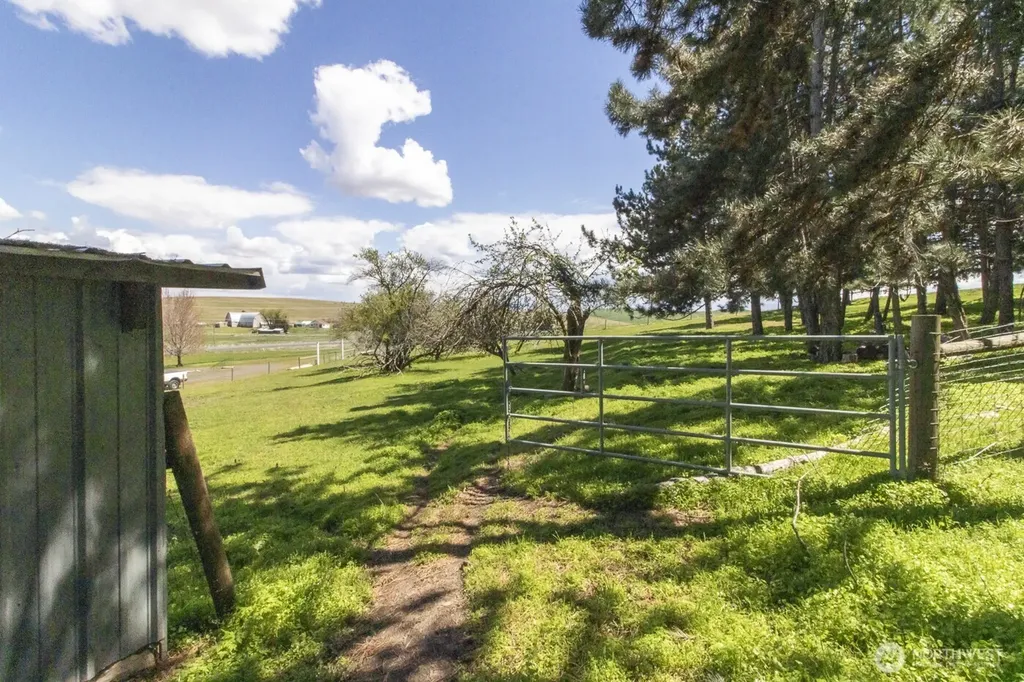 3001 Pullman Albion Road Pullman WA 99163