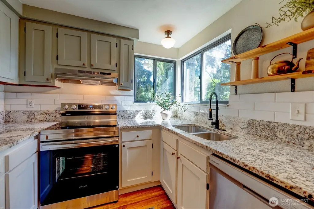 651 Malibu Drive SE Lacey WA 98503