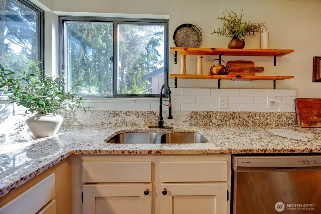 651 Malibu Drive SE Lacey WA 98503