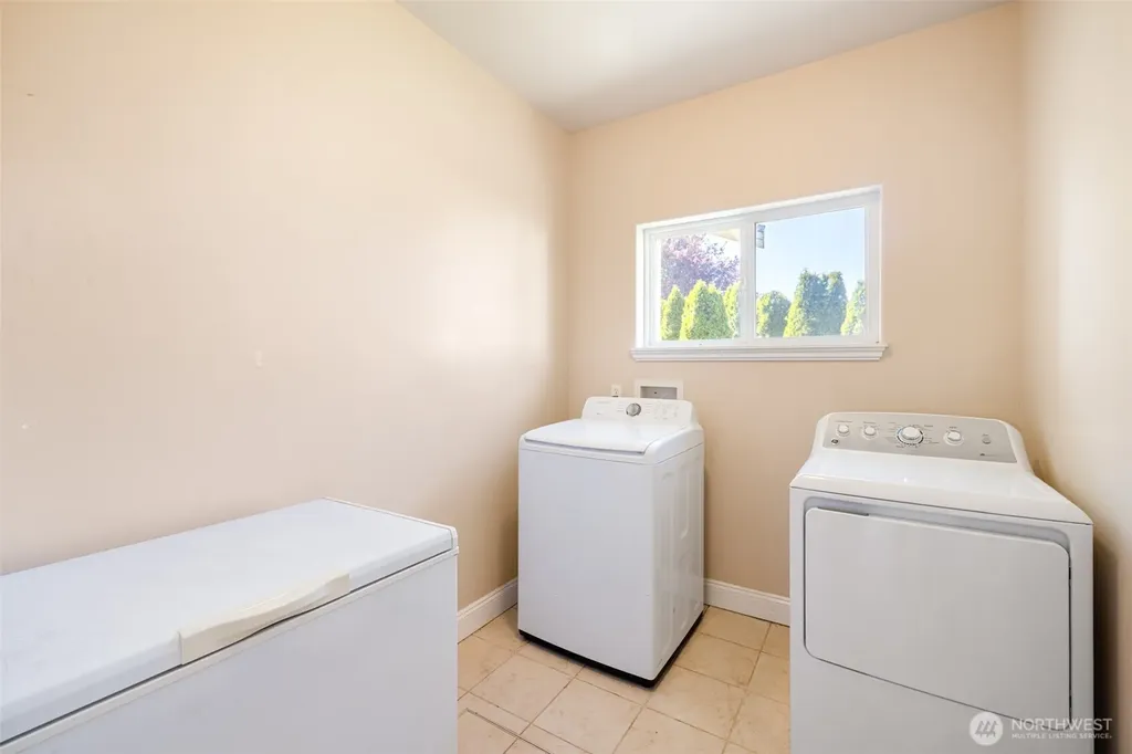 163 Mariners Drive Sequim WA 98382