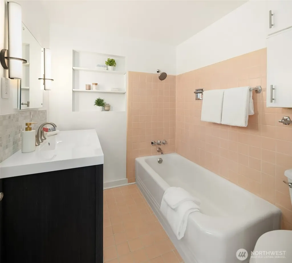 4934 Purdue Avenue NE Seattle WA 98105