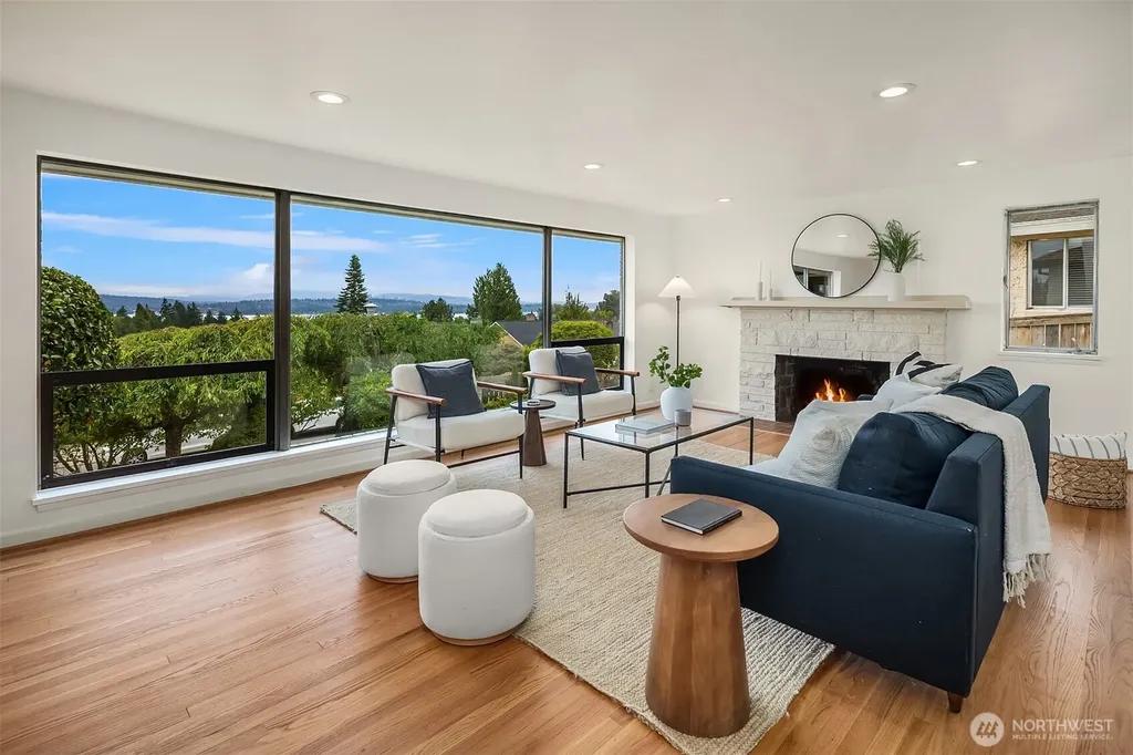 4934 Purdue Avenue NE Seattle WA 98105
