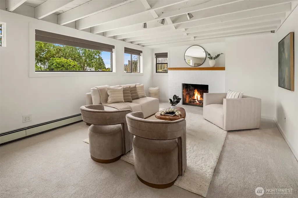 4934 Purdue Avenue NE Seattle WA 98105