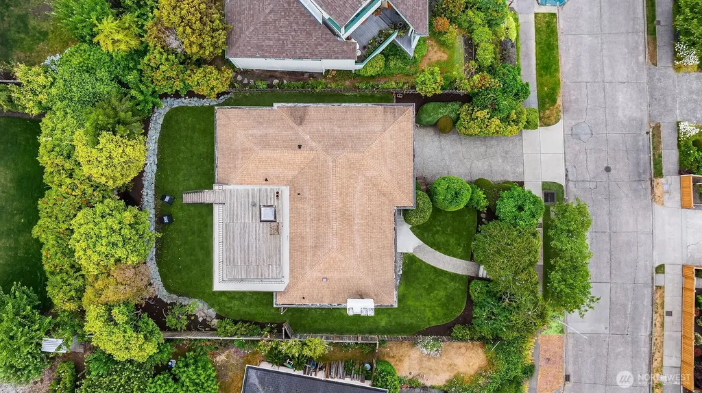 4934 Purdue Avenue NE Seattle WA 98105