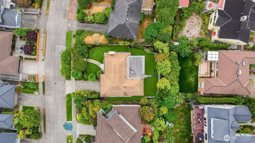 4934 Purdue Avenue NE Seattle WA 98105