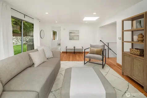 4934 Purdue Avenue NE Seattle WA 98105