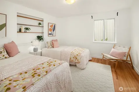 4934 Purdue Avenue NE Seattle WA 98105