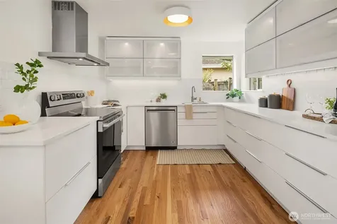 4934 Purdue Avenue NE Seattle WA 98105
