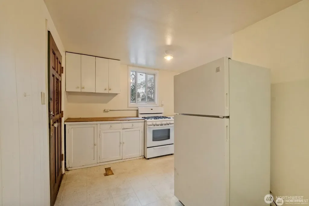 9716 Greenwood Avenue N Seattle WA 98103