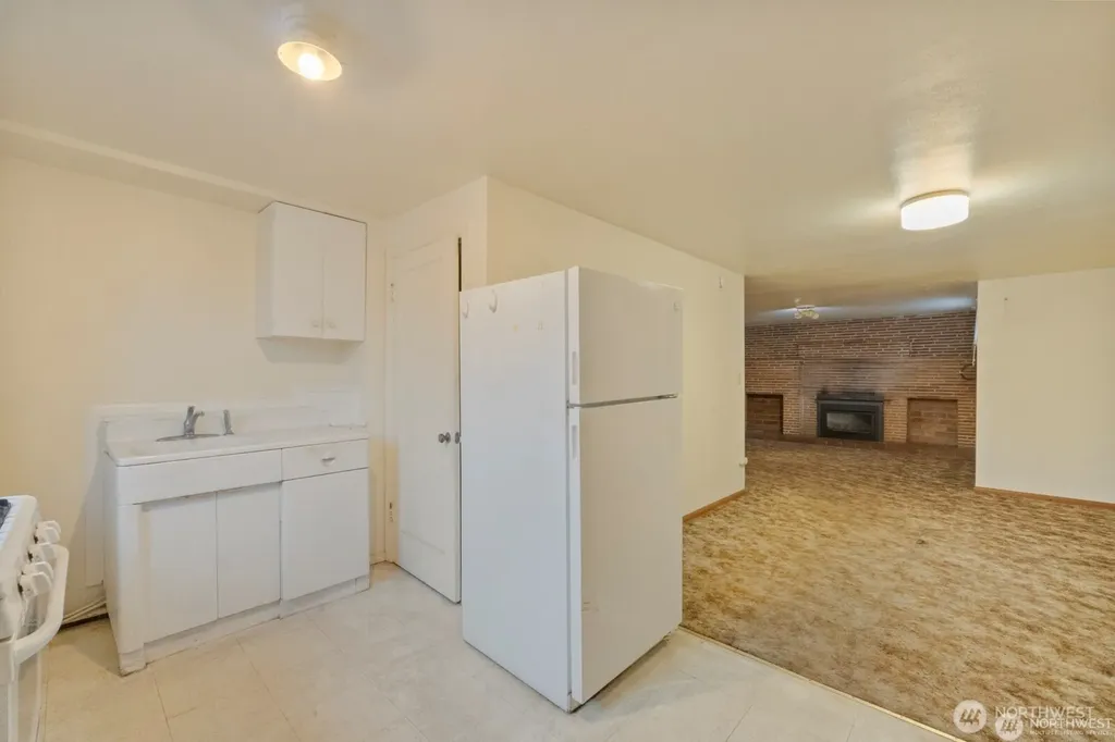9716 Greenwood Avenue N Seattle WA 98103