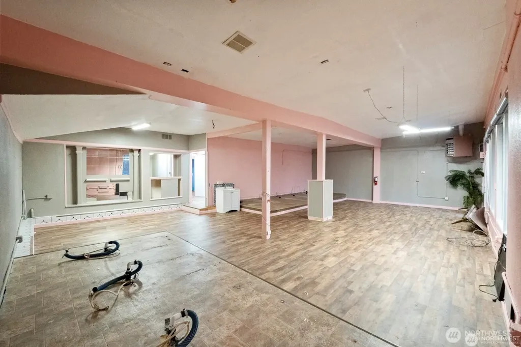 9716 Greenwood Avenue N Seattle WA 98103