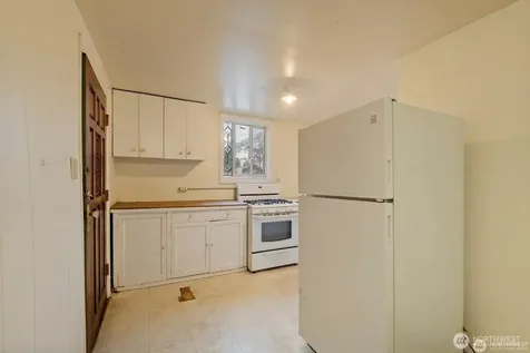 9716 Greenwood Avenue N Seattle WA 98103