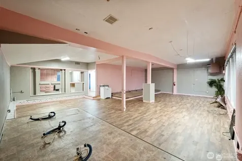 9716 Greenwood Avenue N Seattle WA 98103