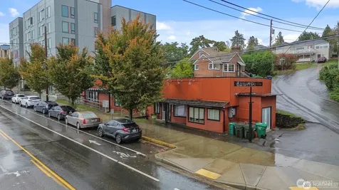 9716 Greenwood Avenue N Seattle WA 98103