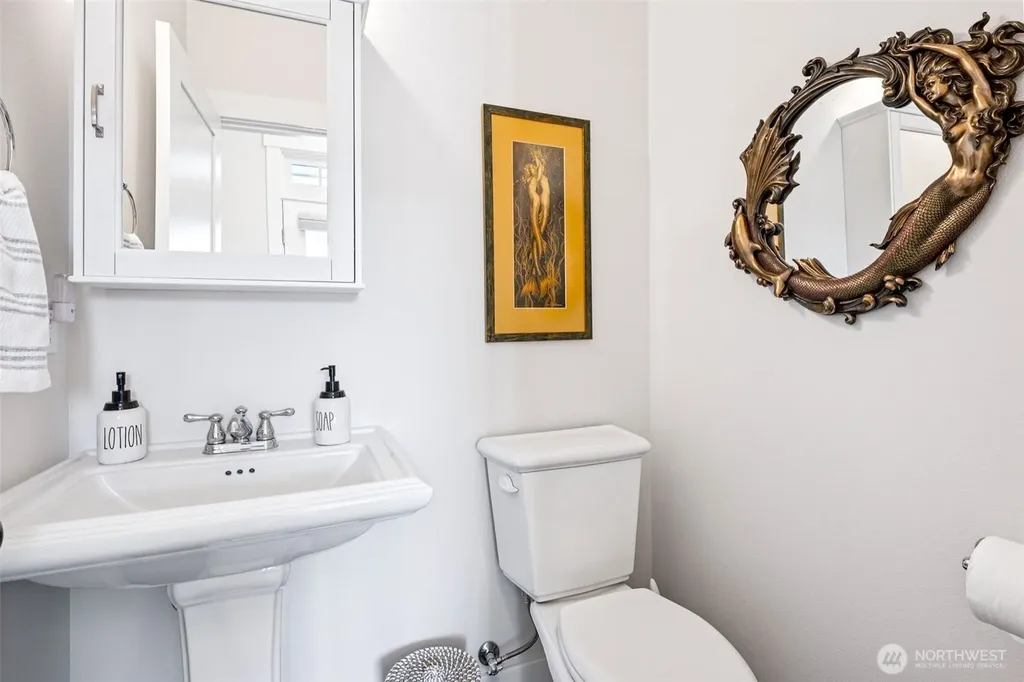 421 E Compass Street Pacific Beach WA 98571