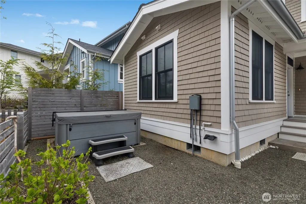421 E Compass Street Pacific Beach WA 98571