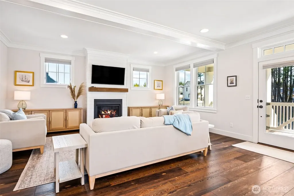 421 E Compass Street Pacific Beach WA 98571