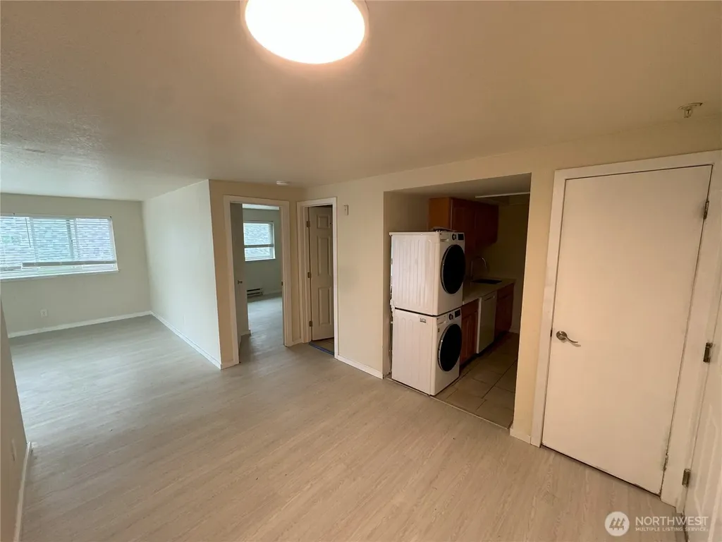 929 N 105th Street Seattle WA 98133