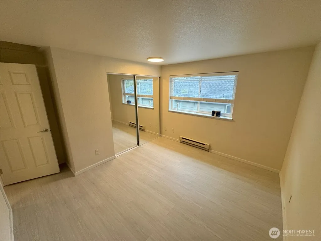 929 N 105th Street Seattle WA 98133