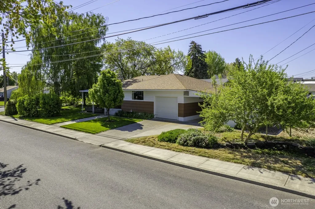 257 D Street NW Ephrata WA 98823