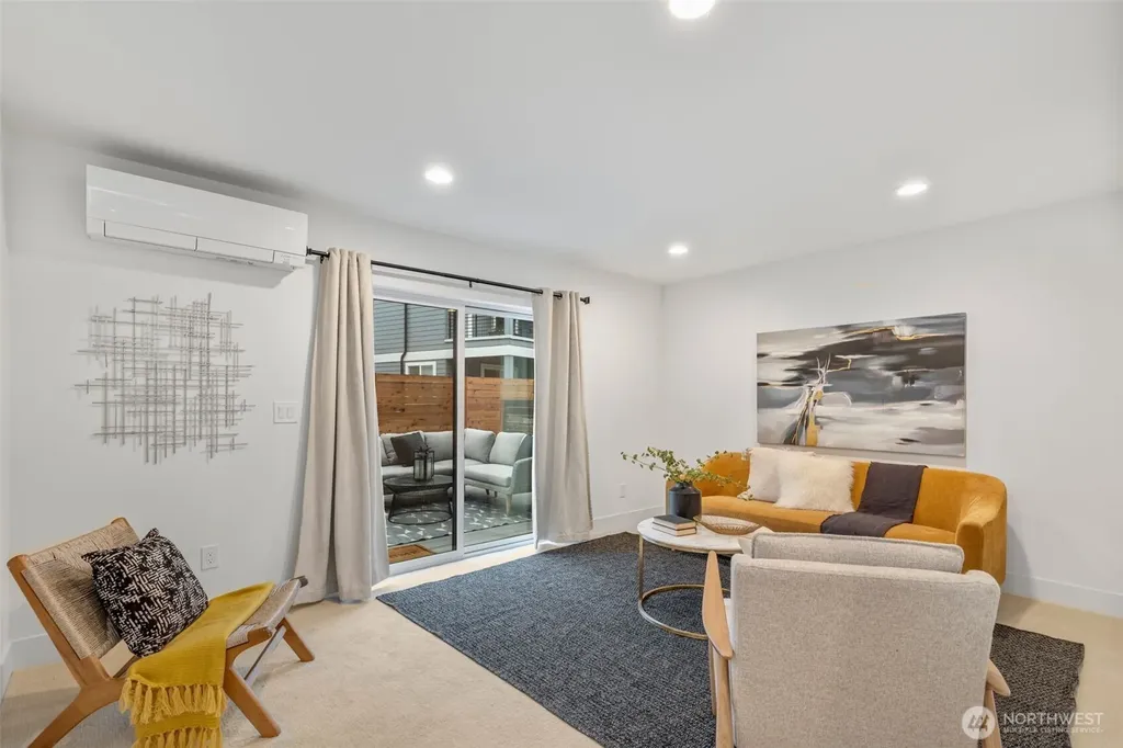 6738 21st Avenue SW Seattle WA 98106