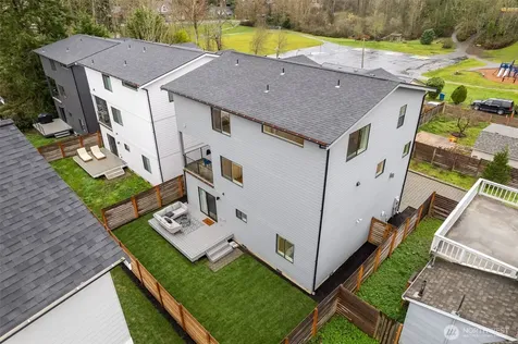 6738 21st Avenue SW Seattle WA 98106