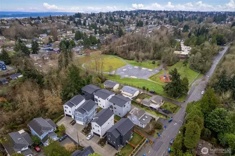 6738 21st Avenue SW Seattle WA 98106