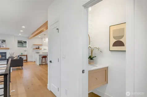 6738 21st Avenue SW Seattle WA 98106