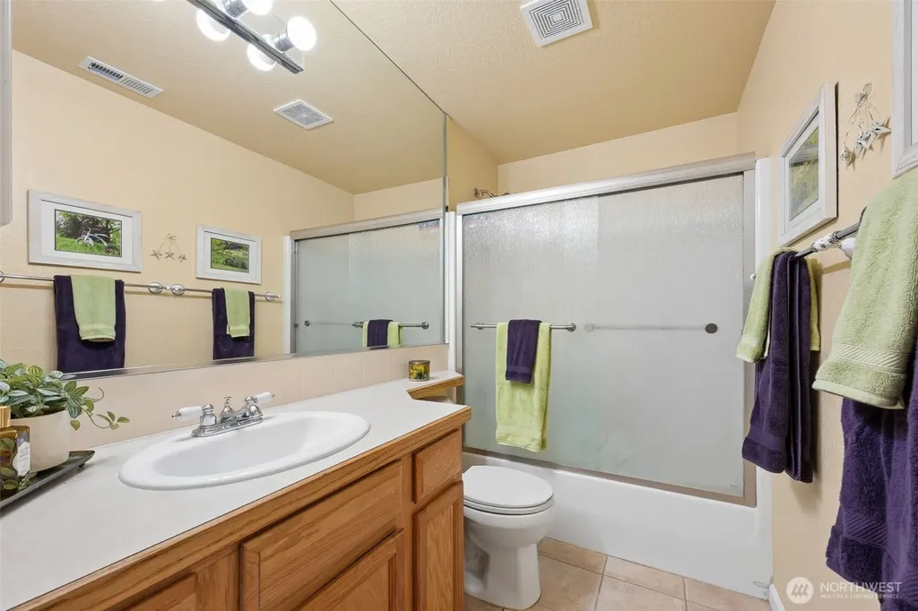 2404 Bowman Avenue NW Olympia WA 98502
