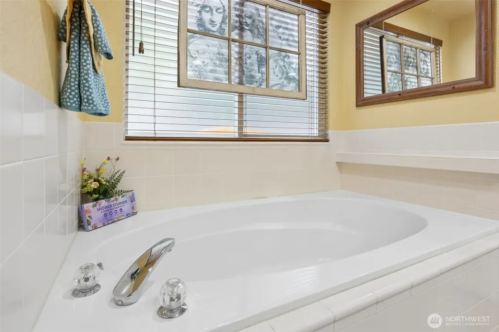 2404 Bowman Avenue NW Olympia WA 98502