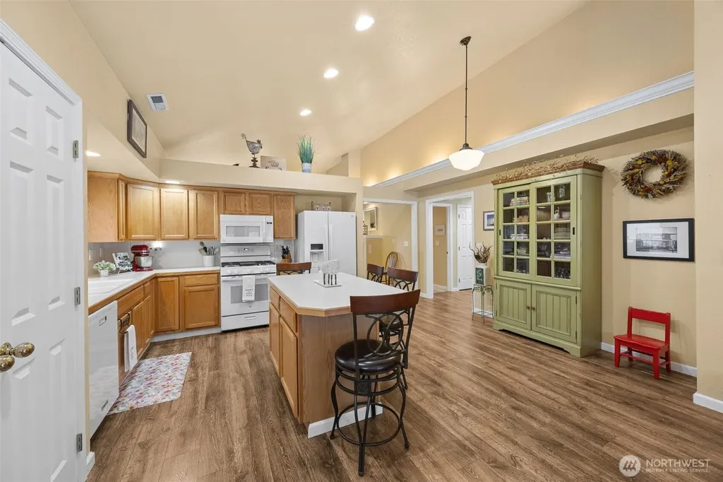2404 Bowman Avenue NW Olympia WA 98502