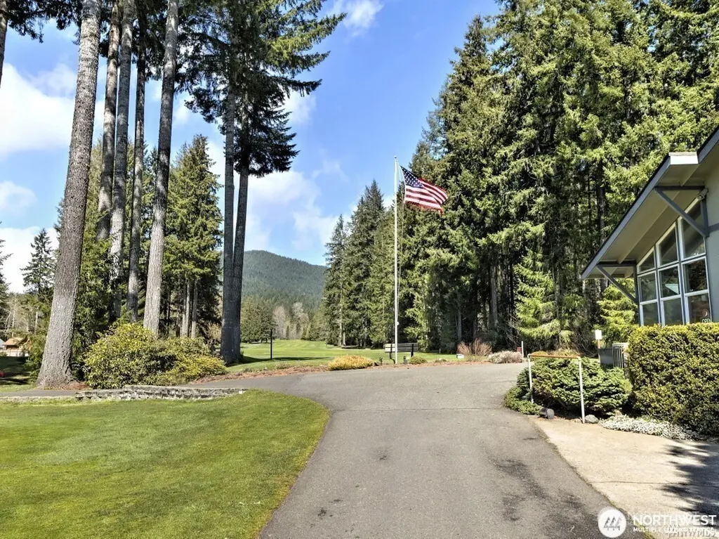 1220 N Cod Place Hoodsport WA 98548