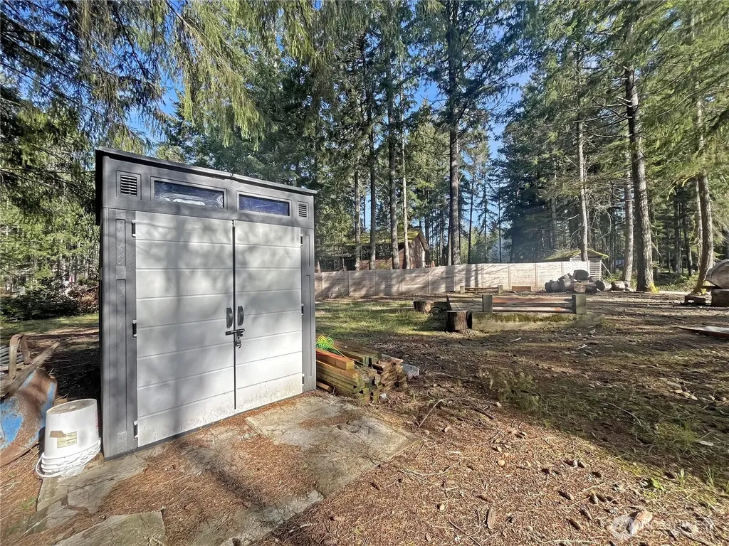 1220 N Cod Place Hoodsport WA 98548