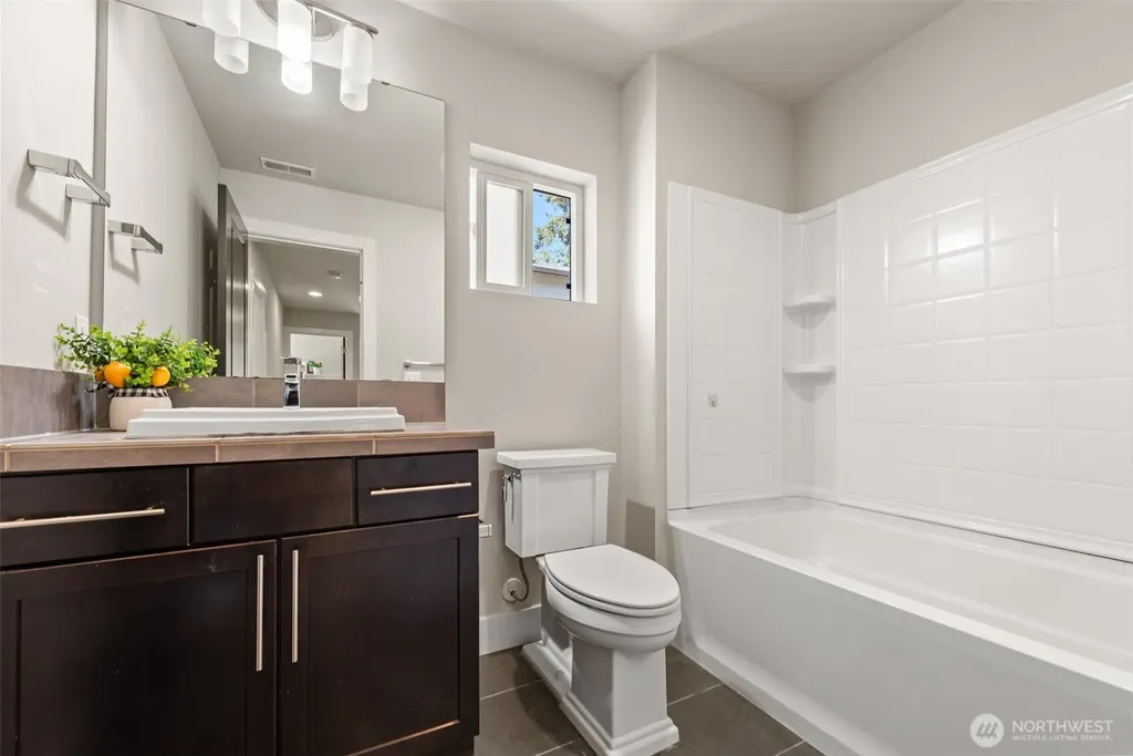 1407 184th Street SW Lynnwood WA 98037