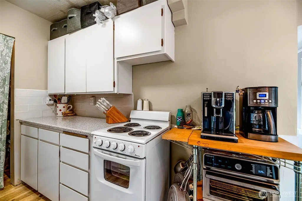 1427 3rd Avenue W Seattle WA 98119