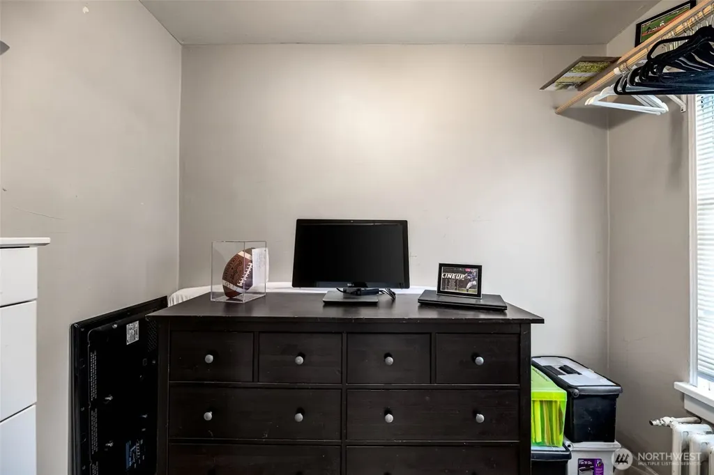 1427 3rd Avenue W Seattle WA 98119
