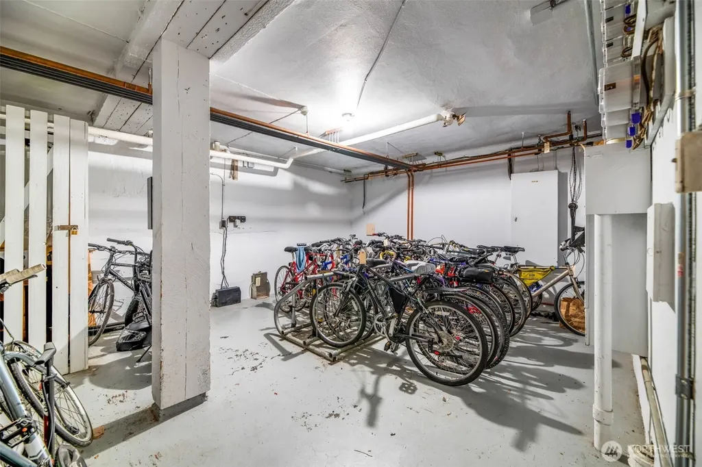 1427 3rd Avenue W Seattle WA 98119