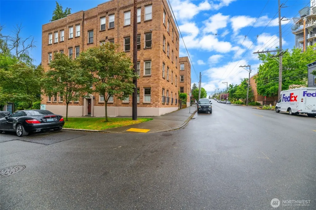 1427 3rd Avenue W Seattle WA 98119