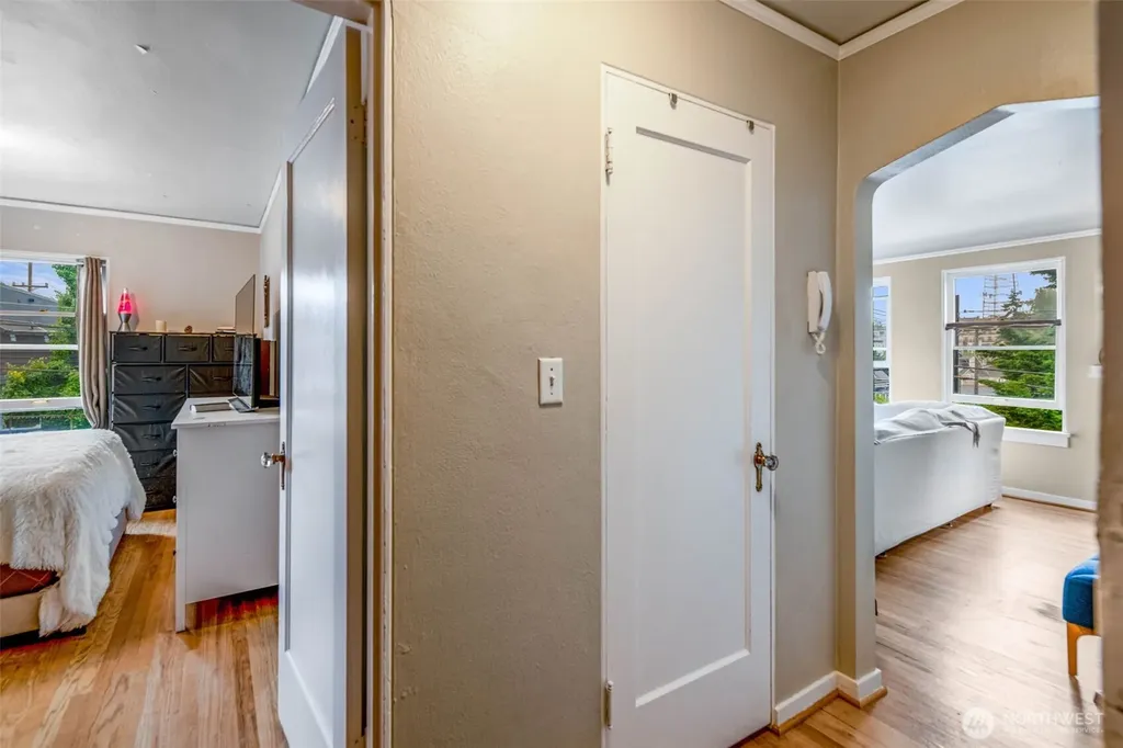 1427 3rd Avenue W Seattle WA 98119