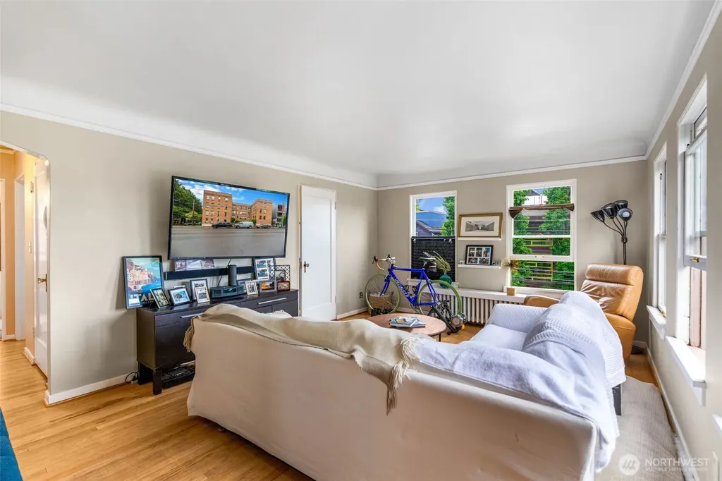 1427 3rd Avenue W Seattle WA 98119