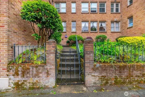 1427 3rd Avenue W Seattle WA 98119