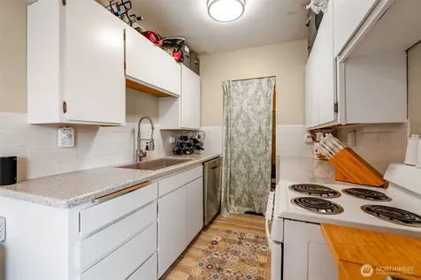 1427 3rd Avenue W Seattle WA 98119