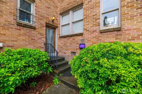 1427 3rd Avenue W Seattle WA 98119