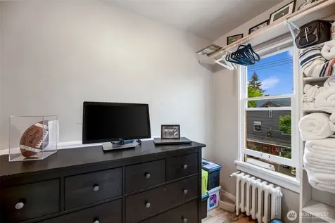 1427 3rd Avenue W Seattle WA 98119