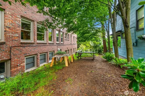 1427 3rd Avenue W Seattle WA 98119