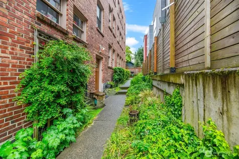 1427 3rd Avenue W Seattle WA 98119