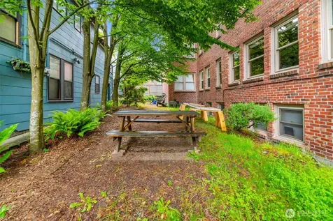 1427 3rd Avenue W Seattle WA 98119