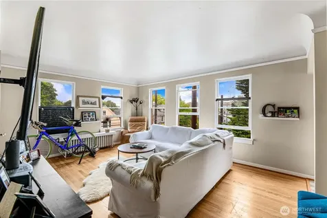 1427 3rd Avenue W Seattle WA 98119